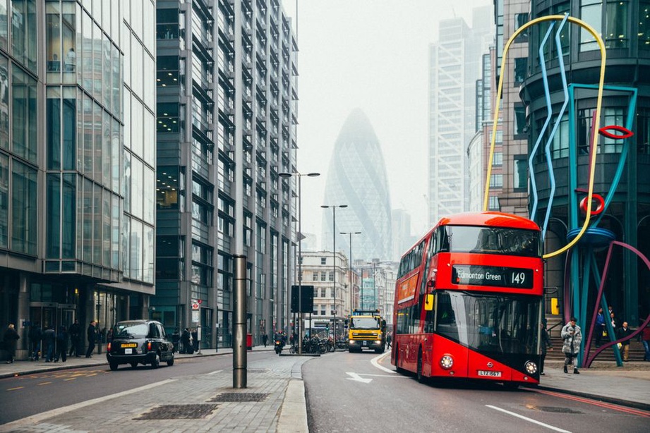 Read more about the article Lyon et les bus à deux étages : une innovation à l&rsquo;horizon ?
