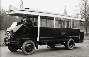 Read more about the article Les autobus à plateforme ouverte