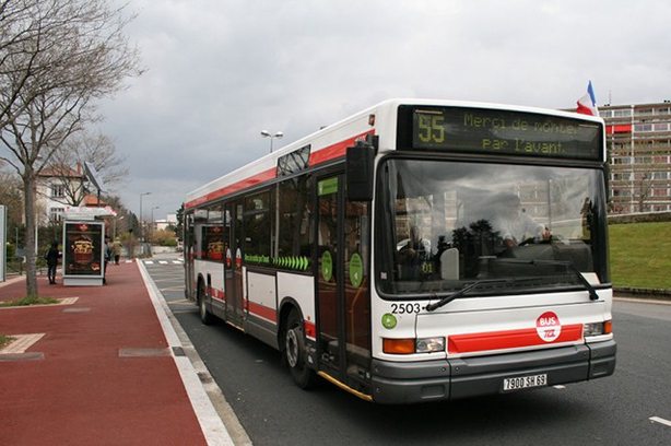 Read more about the article Les bus à plancher bas
