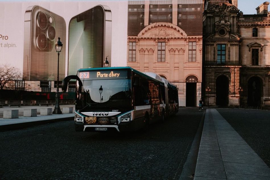 Read more about the article Les bus Urbanway d&rsquo;Iveco : au cœur du transport lyonnais
