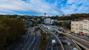 Read more about the article Les BHNS à Lyon : une révolution des transports urbains