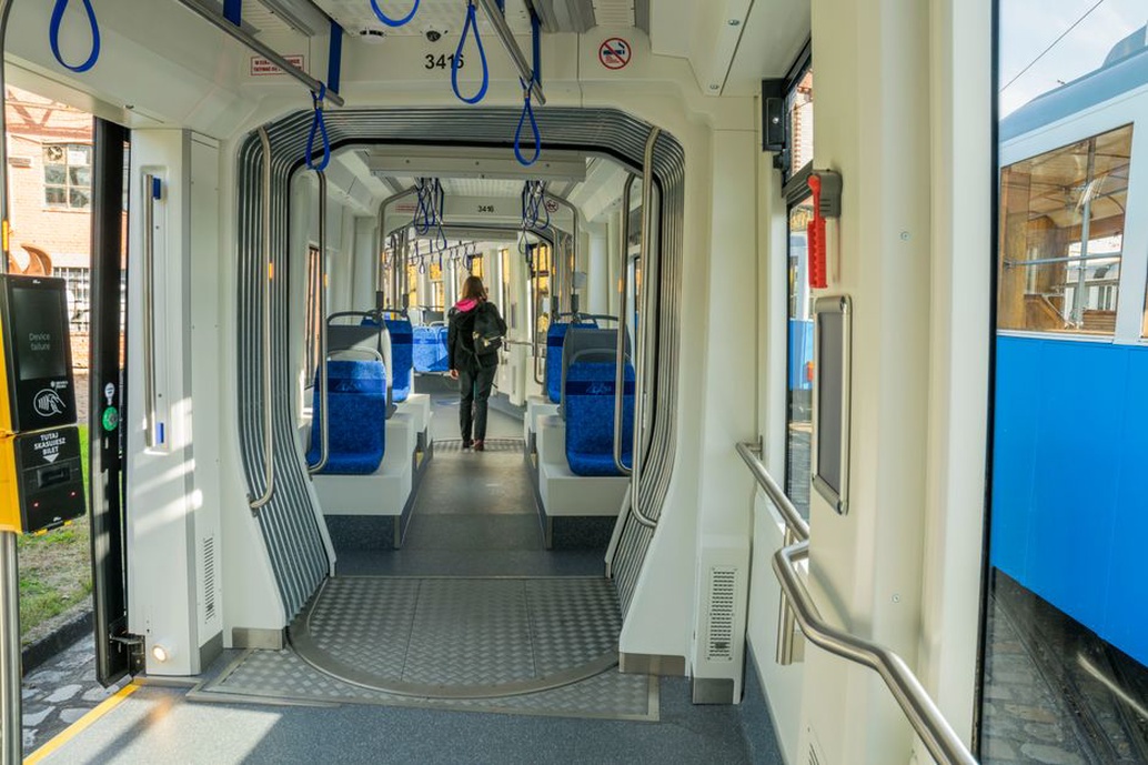 intérieur moderne d'un bus électrique