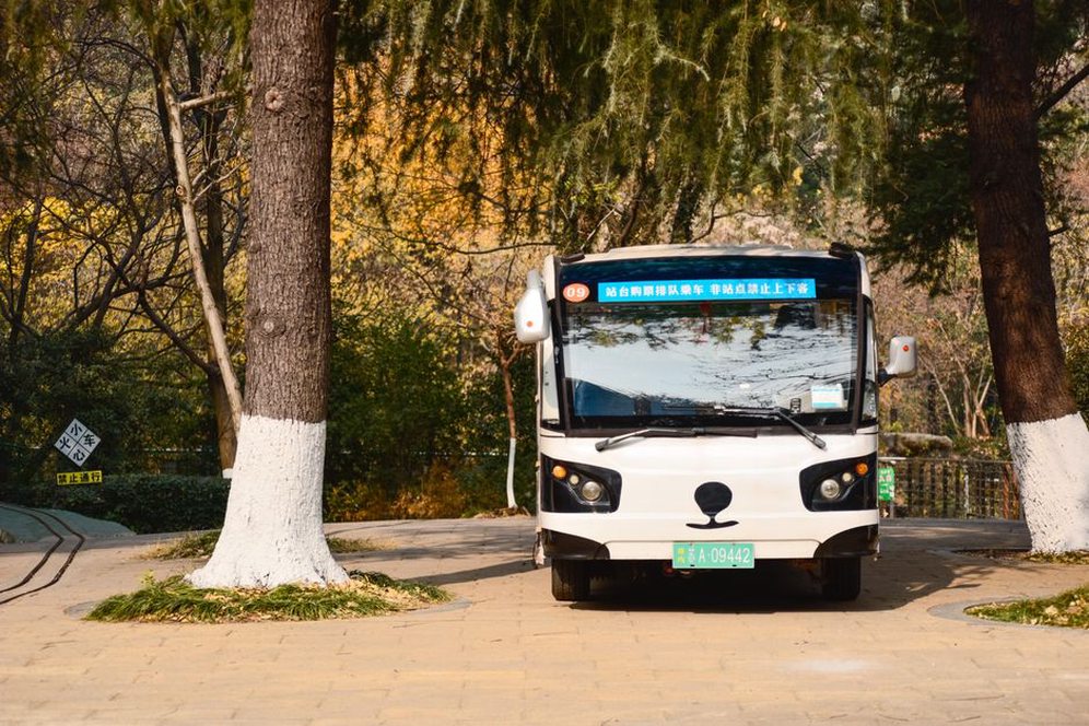 Bus électrique silencieux en ville