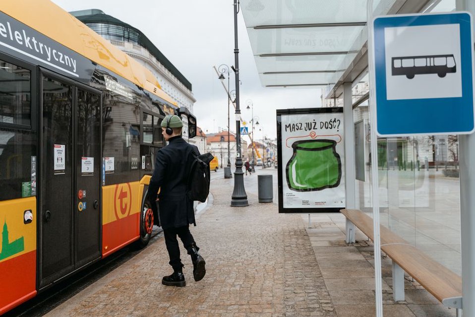Montée des voyageurs à bord d’un bus articulé