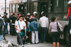 Read more about the article Bus et trolleybus TCL : comprendre et gérer l’affluence en pointe