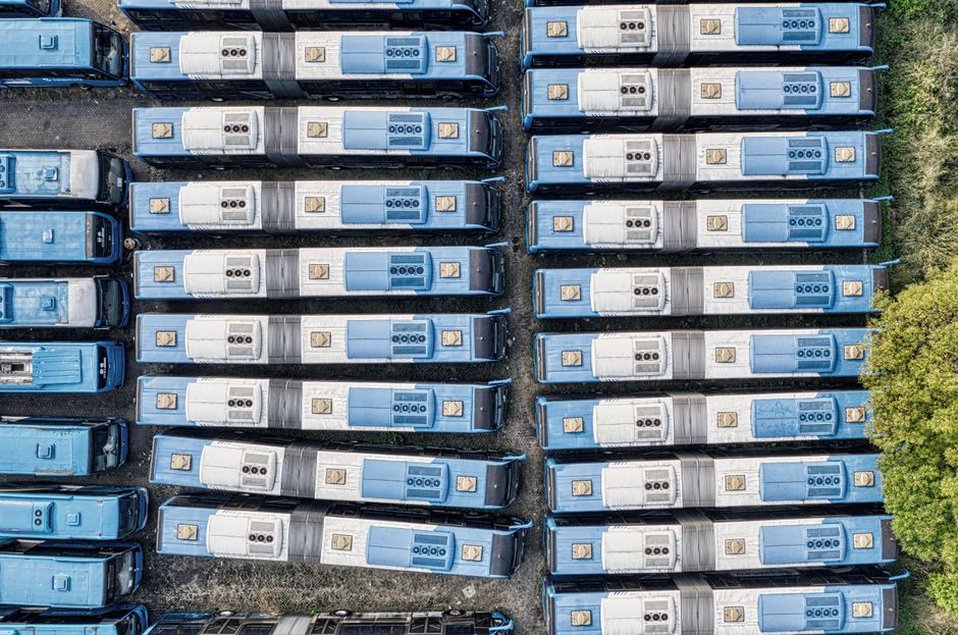 Recharge et maintenance dans un dépôt de bus