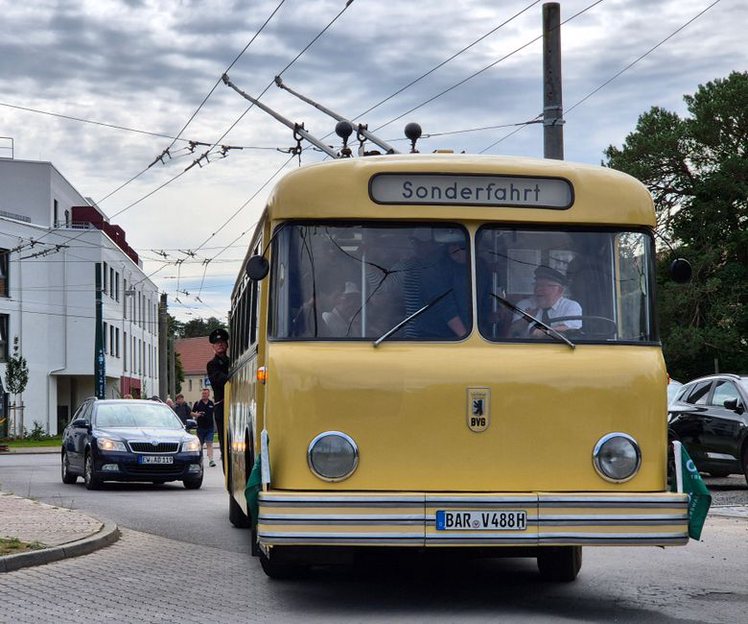 Read more about the article Les trolleybus lyonnais : lignes, matériel et fils de contact