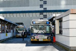 Read more about the article Ergonomie des bus TCL : l’accessibilité au-delà de la rampe