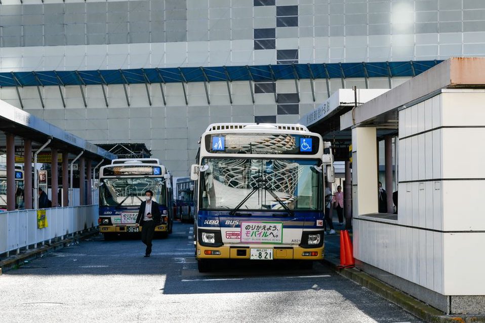 Read more about the article Ergonomie des bus TCL : l’accessibilité au-delà de la rampe