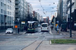 Read more about the article Quel bilan environnemental pour les bus, trolleybus et véhicules GNV du réseau TCL ?