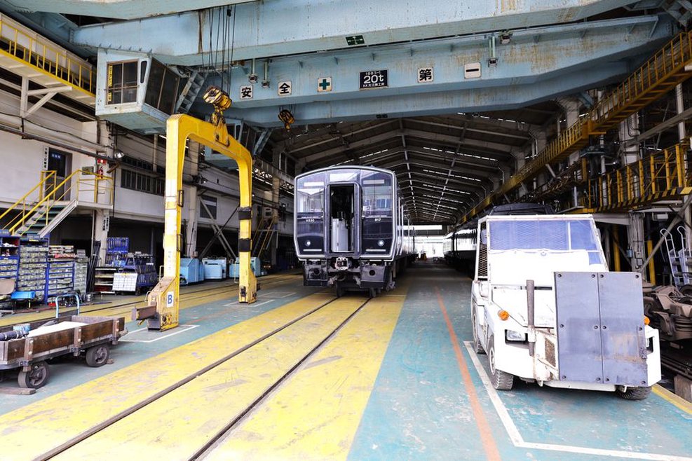 Intervention de maintenance dans un dépôt de bus