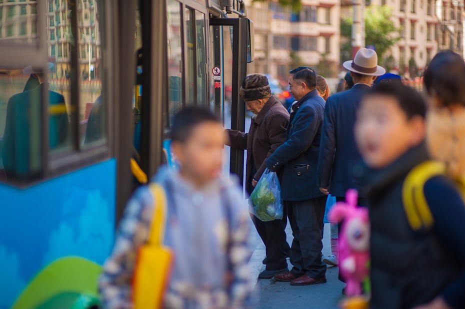 Read more about the article Bus TCL en heure de pointe : capacité et régularité à l’épreuve
