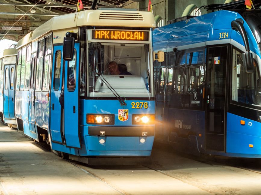 Read more about the article Du diesel à l’électrique : comprendre l’évolution du parc TCL