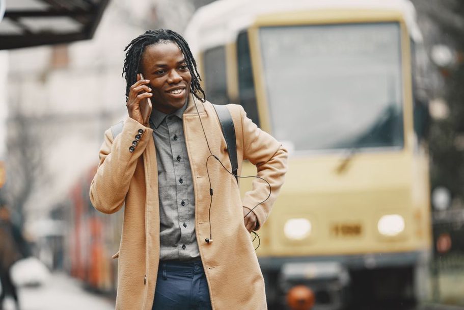 Consultation d’une page de transport à l’arrêt