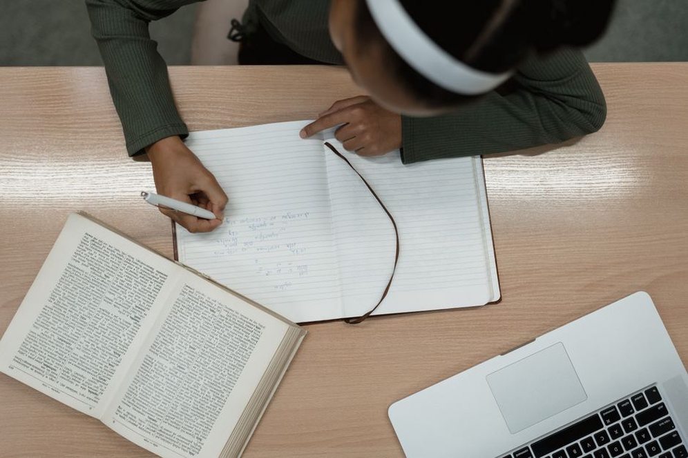 Read more about the article Écrire sur les TCL en répondant à la vraie question du lecteur